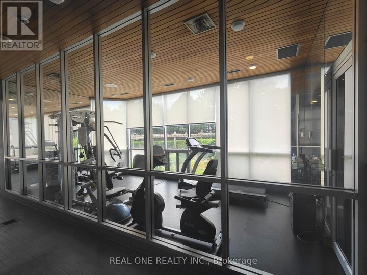 Property Photo: 880 Dundas Street West 1404 ON L5C 4H3