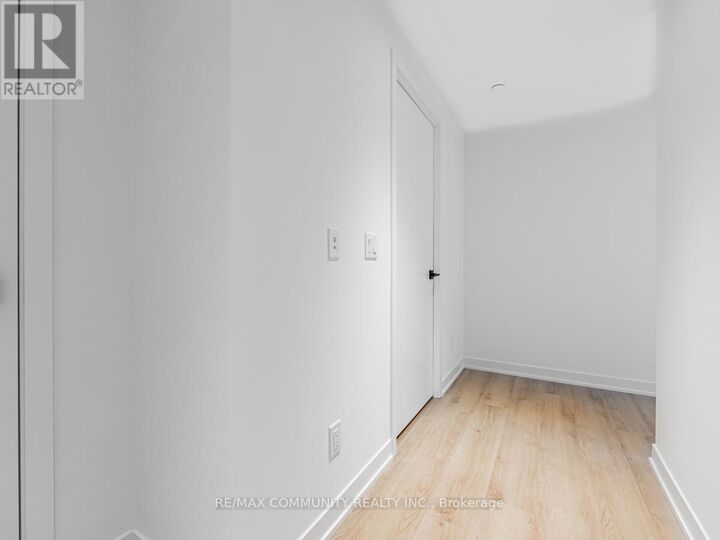 Property Photo:  319 Jarvis Street North 3308  ON M5B 0C8 