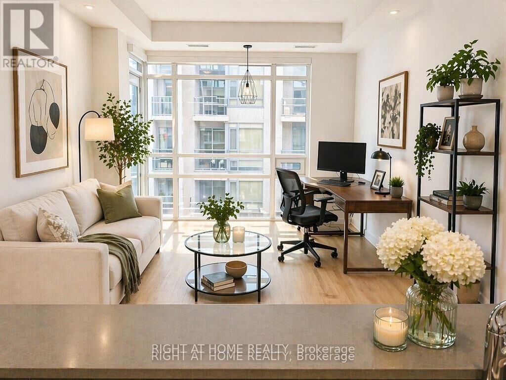 Property Photo:  150 Main Street West Ph10  ON L8P 1H8 