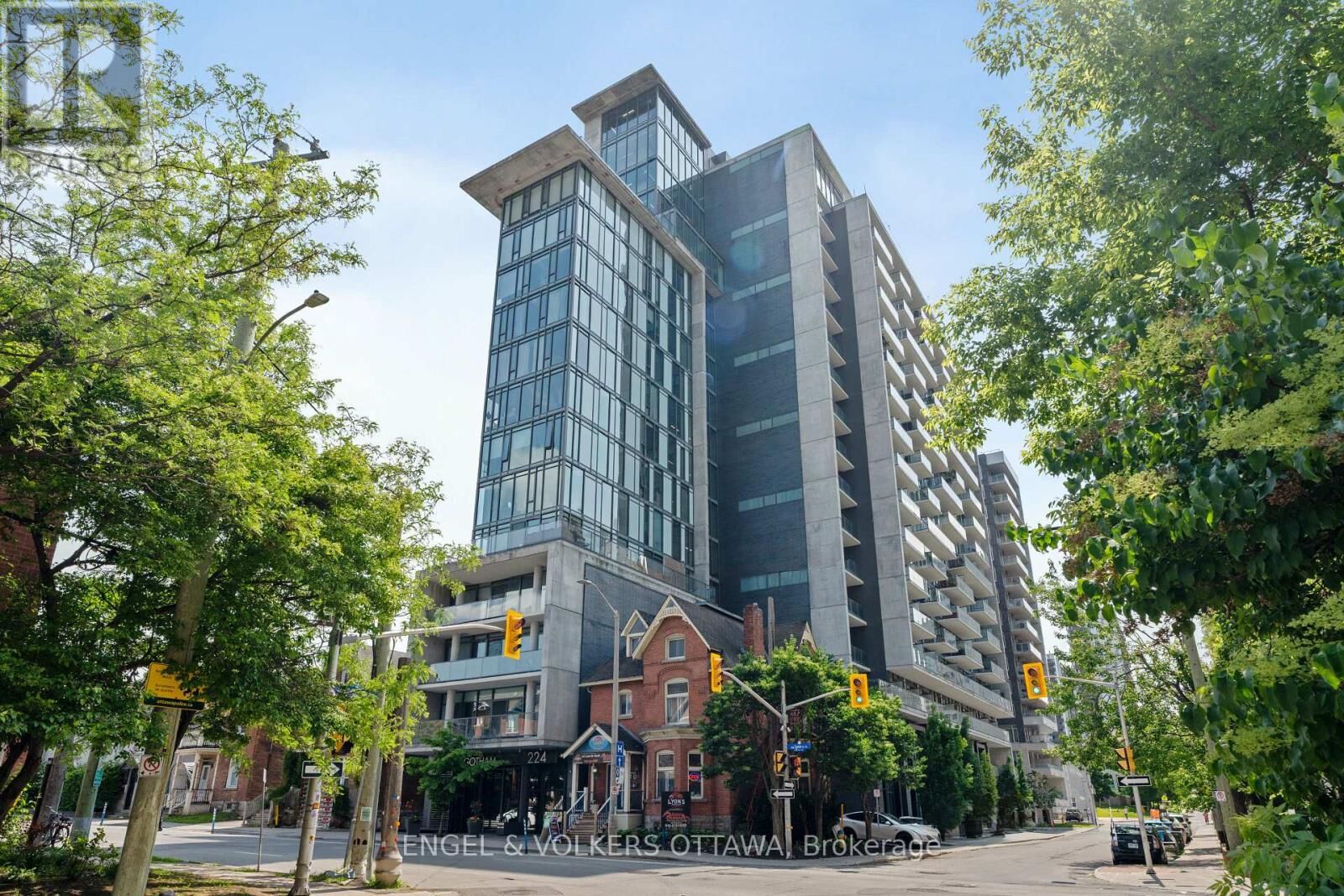 Property Photo: 224 Lyon Street North 1004 ON K1R 0C1