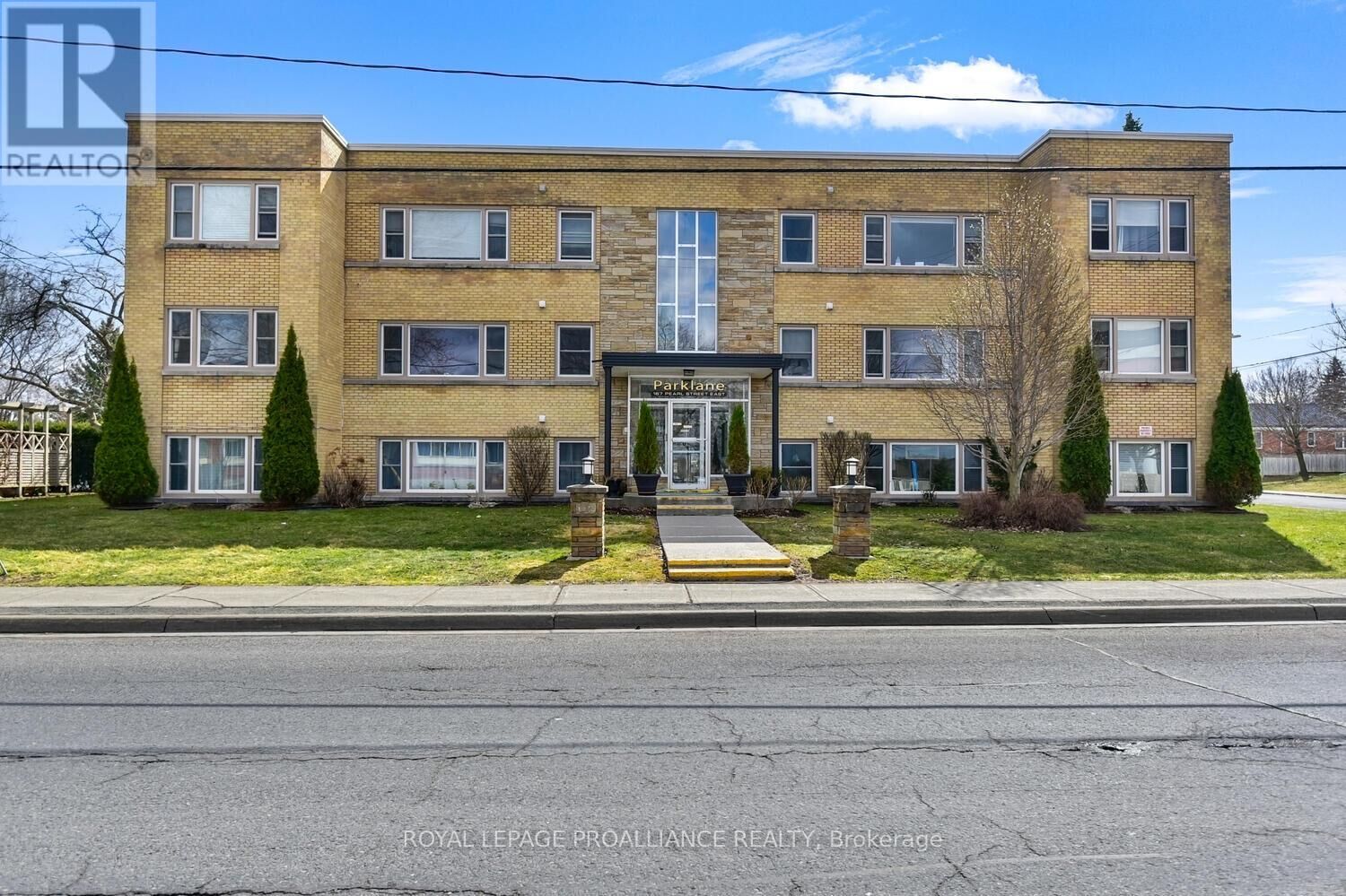 Property Photo:  167 East Pearl Street East 11  ON K6V 1R5 