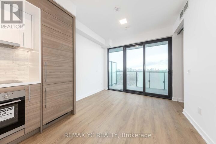 Property Photo: 29 Green Trail Court 2109 ON M2K 0J9