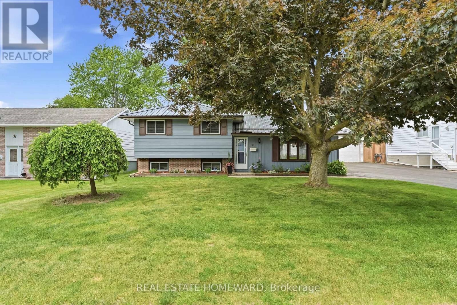 Property Photo: 10 Cory Crescent ON K8V 5W8