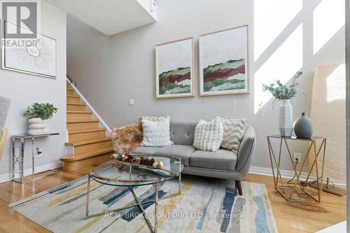 Property Photo:  220 Burnhamthorpe Road West 903  ON L5B 4N4 