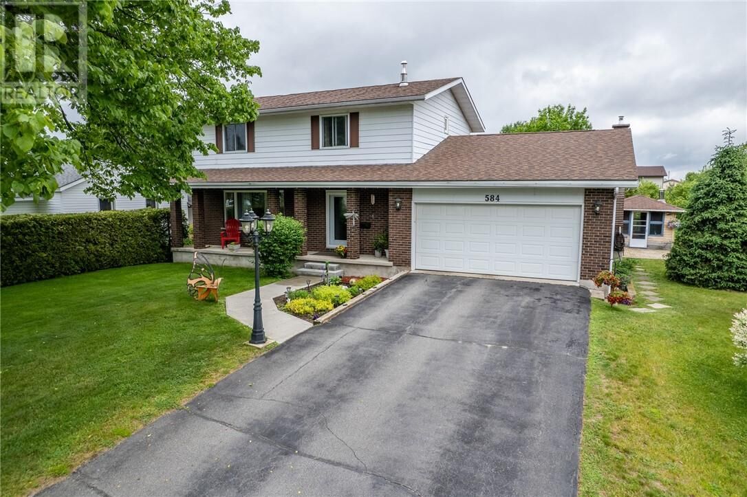 Property Photo: 584 Mead Boulevard ON P5E 1L8