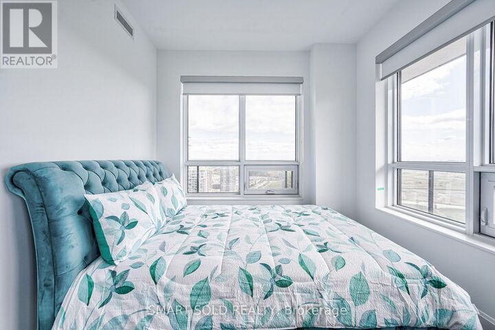 Property Photo:  8 Water Walk Drive C 2701  ON L3R 6L4 