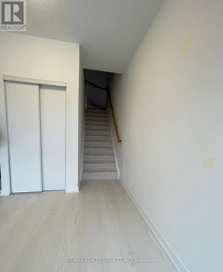 Property Photo:  10 Palace Street C11  ON N2E 0J3 