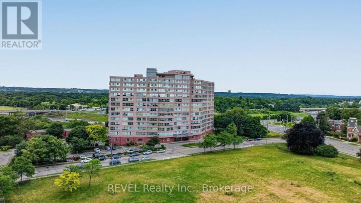 Property Photo: 7 Gale Crescent 207 ON L2R 7M8