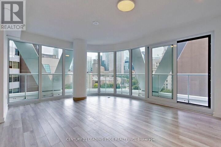Property Photo: 230 Simcoe Street 726 ON M5T 0G7