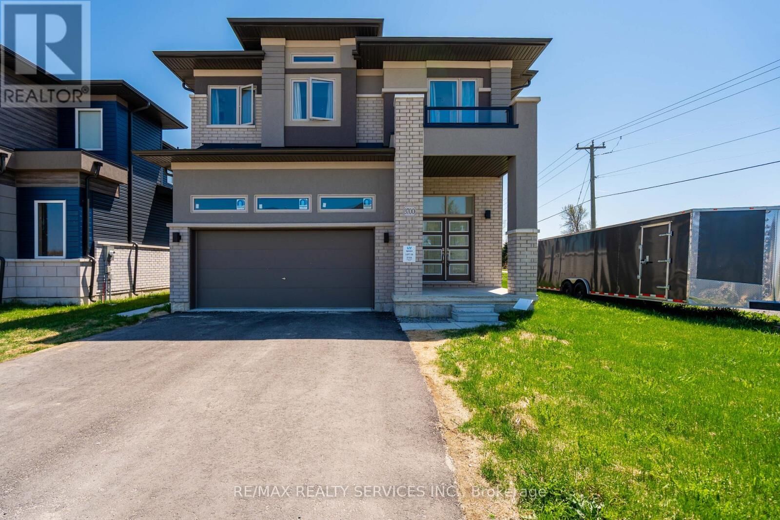 Property Photo:  3700 Quayside Drive  ON L3V 6H3 