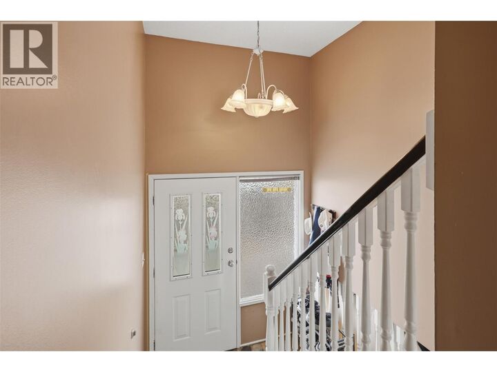 Photo de la propriété:  1075 Acadia Place  BC V2B 7Z5 
