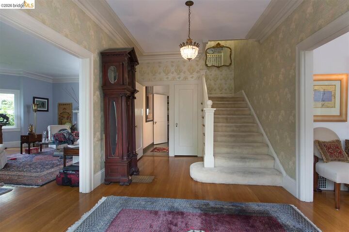 Property Photo:  16 Craig Ave  CA 94611 