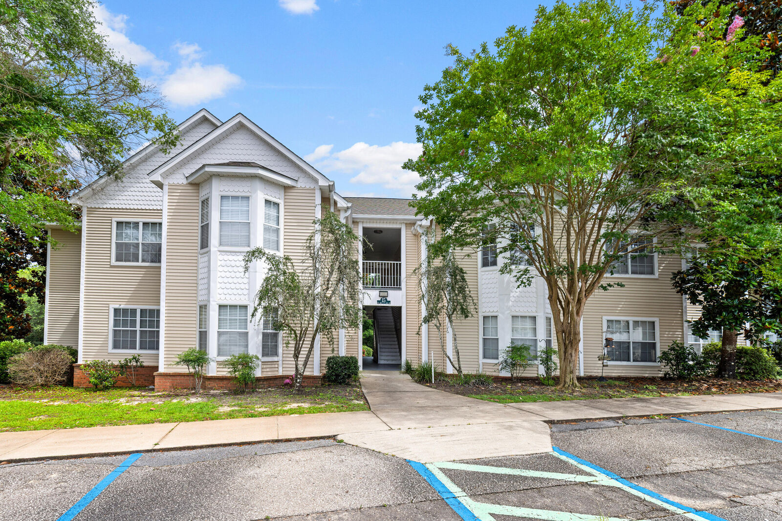 Property Photo: 1501 N Partin Drive 257 FL 32578