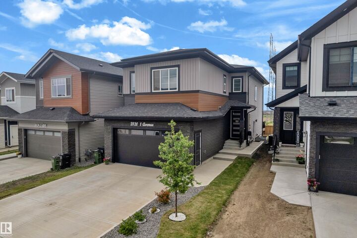 Property Photo:  2820 1 Avenue SW  AB T6X 3E2 