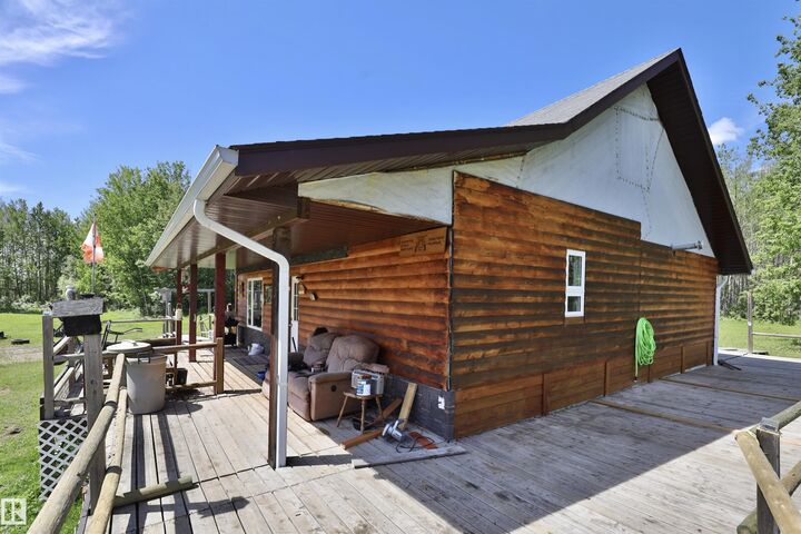 Property Photo: 42070 Twp Road 463 AB T0C 2X0