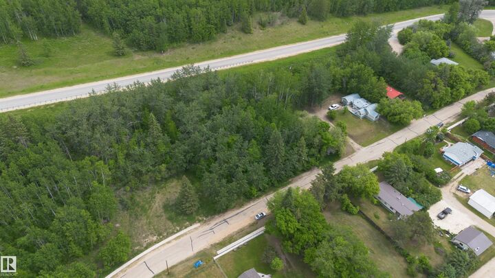 Property Photo:  31 Crescent Drive  AB T0G 1A0 