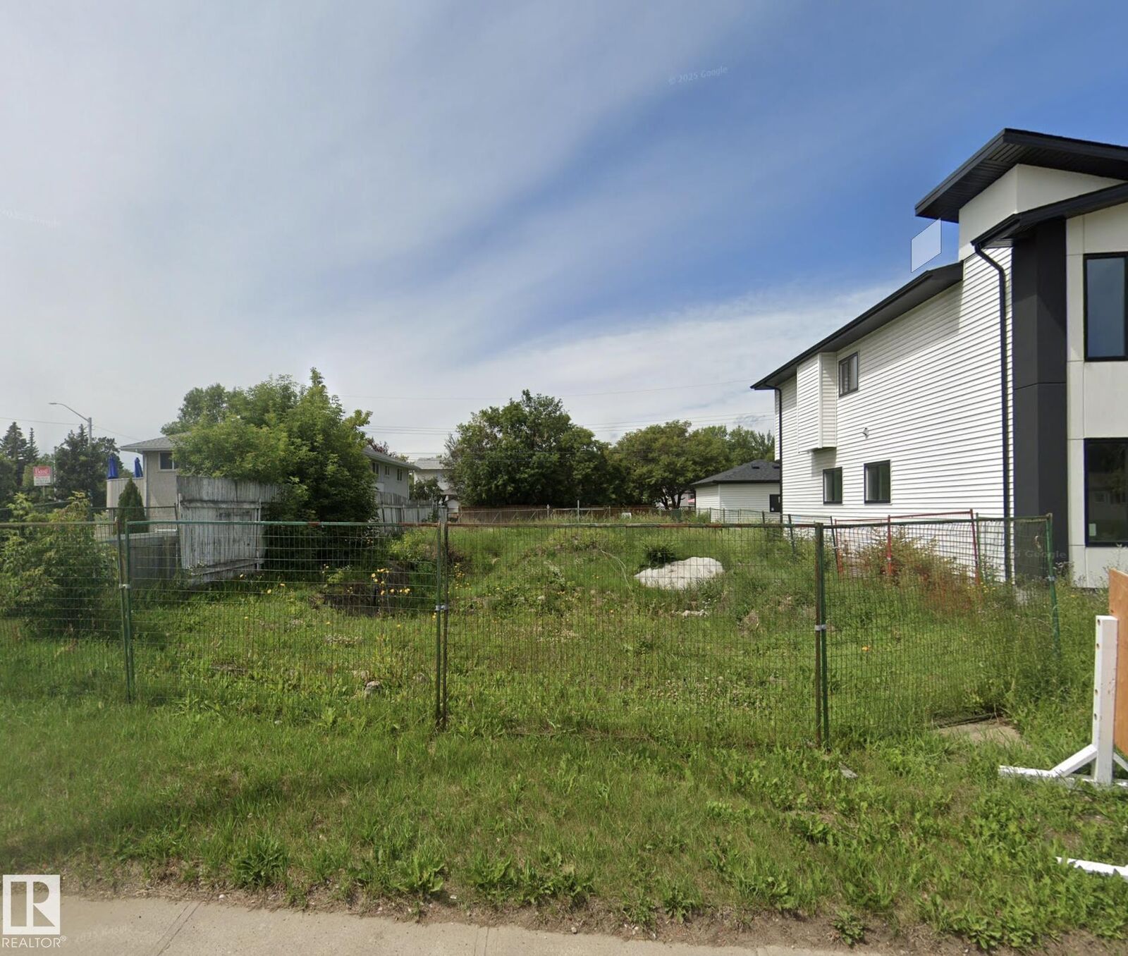 Property Photo:  10712 149 Street NW  AB T5P 1M2 