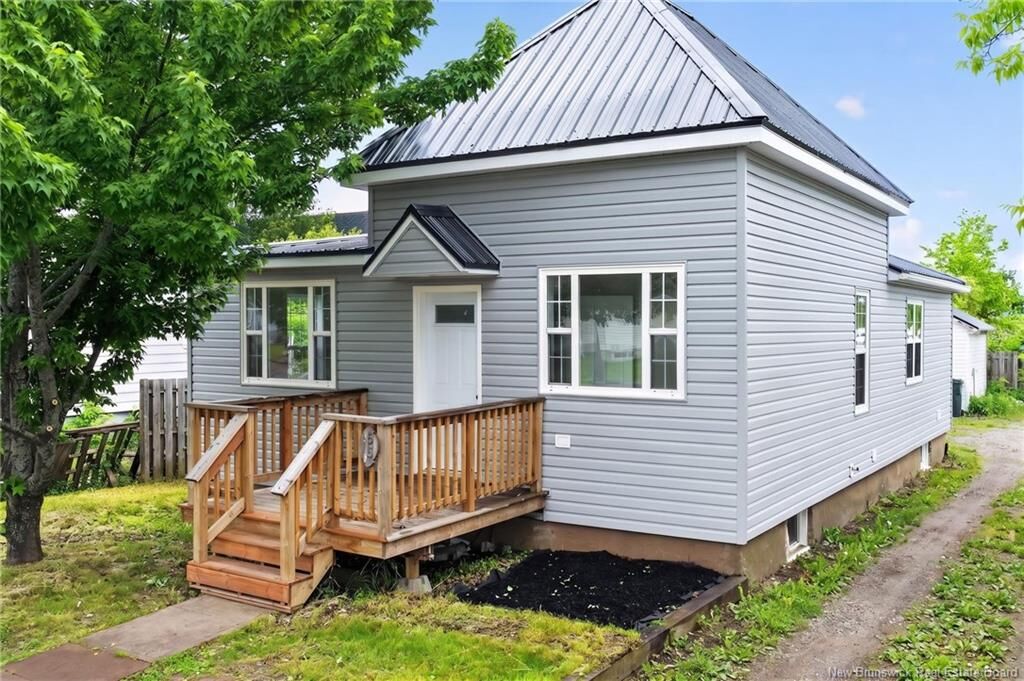 Property Photo:  55 Killam Drive  NB E1C 3R1 
