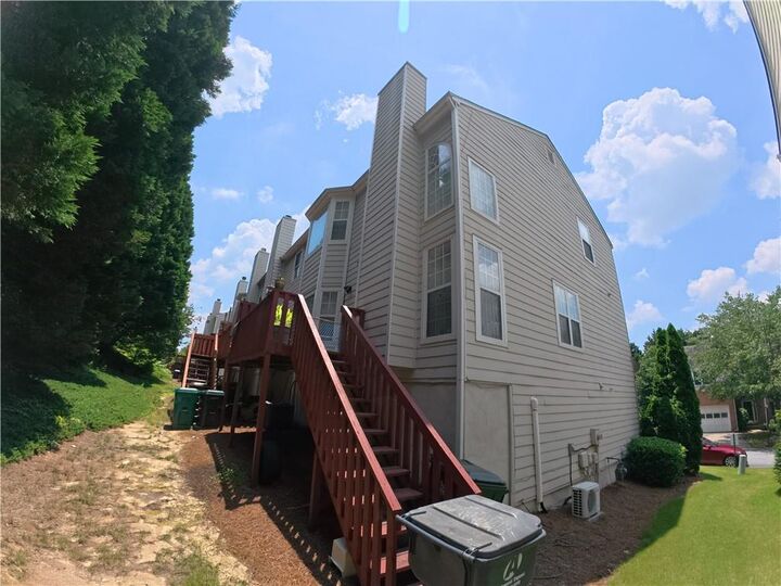 Property Photo: 2069 Pinnacle Pointe Drive GA 30071