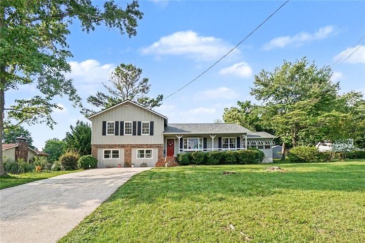 Property Photo: 1117 Malibu Drive GA 30066