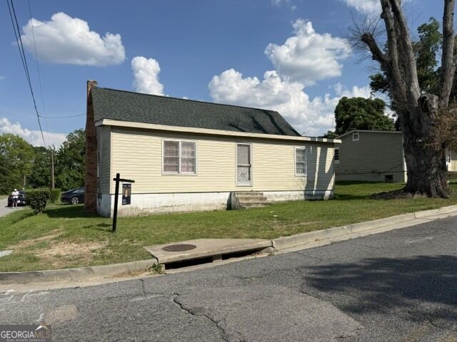 Property Photo: 209 Montgomery Street GA 30474