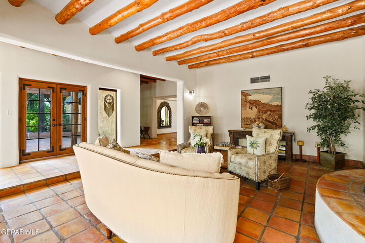 Property Photo:  324 Kingswood Drive  TX 79932 