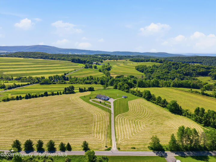 Property Photo:  522 Overlook Drive  PA 18615 