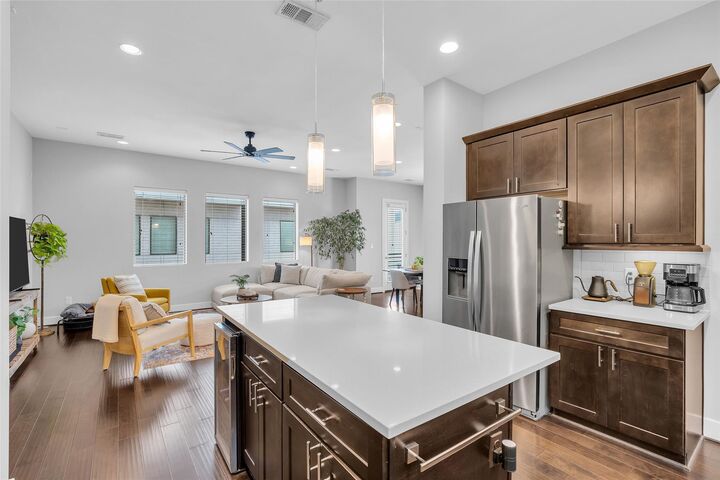 Property Photo: 961 Saint Augustine Street TX 77023