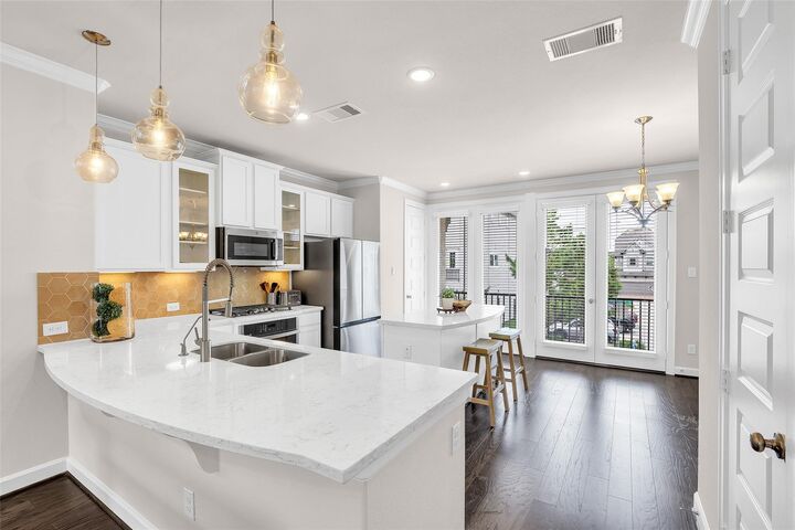 Property Photo:  10607 Centre Forest Drive  TX 77043 