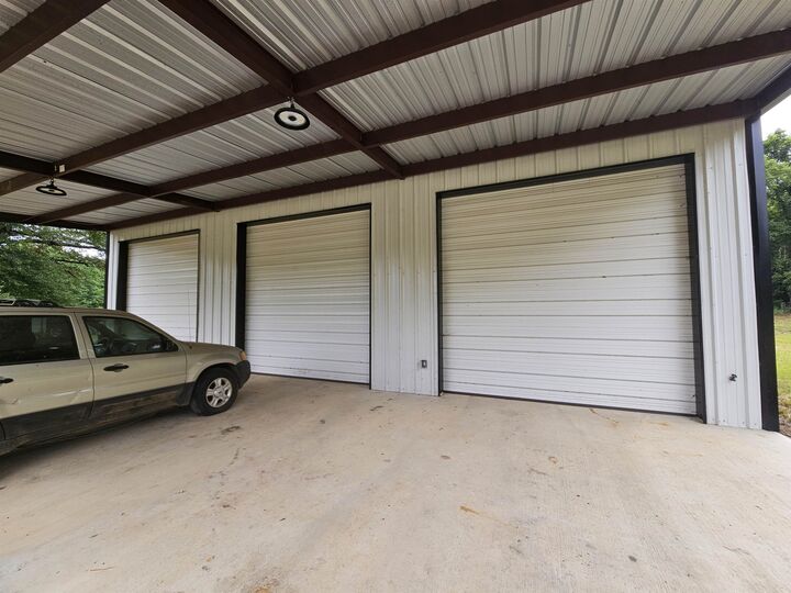 Property Photo:  4644 Giraffe   75644 