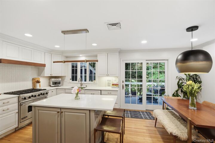 Property Photo: 5 Diane Court NY 10536