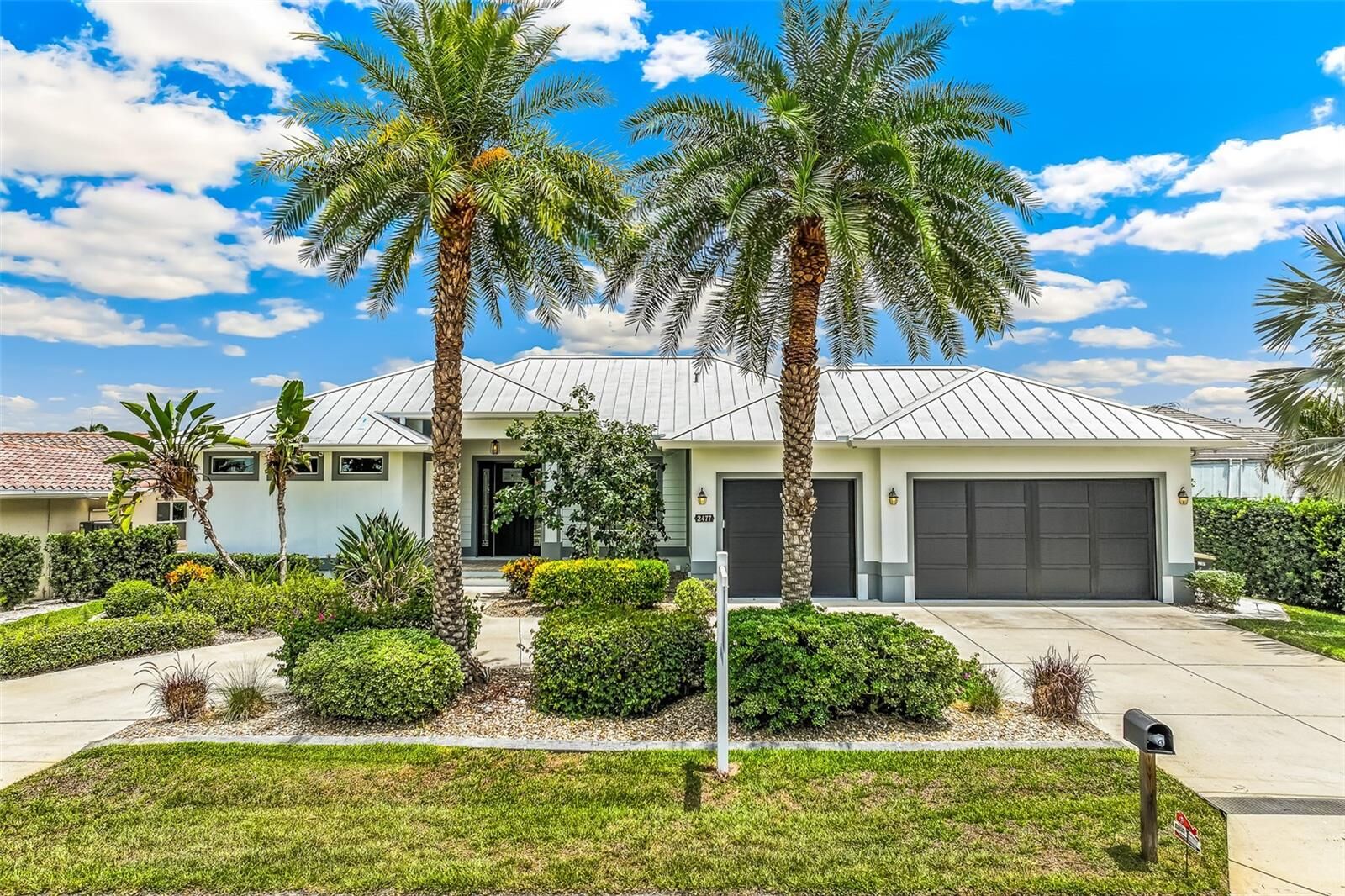 Property Photo: 2477 Sierra Lane FL 33950