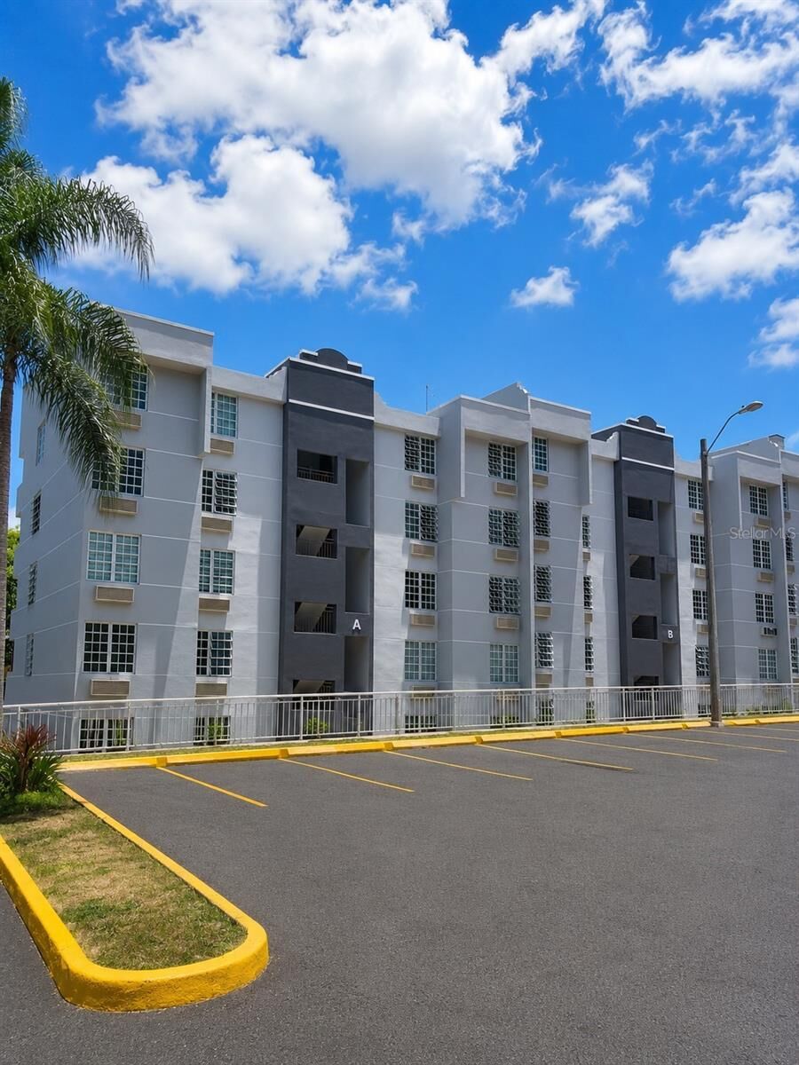 Property Photo: Cond Vista Serena Vista Serena A302 PR 00976