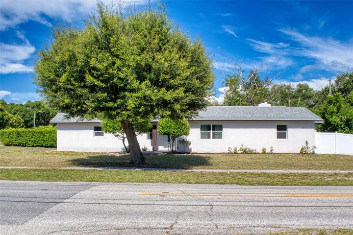 Property Photo: 1301 Woodbine Street FL 33755
