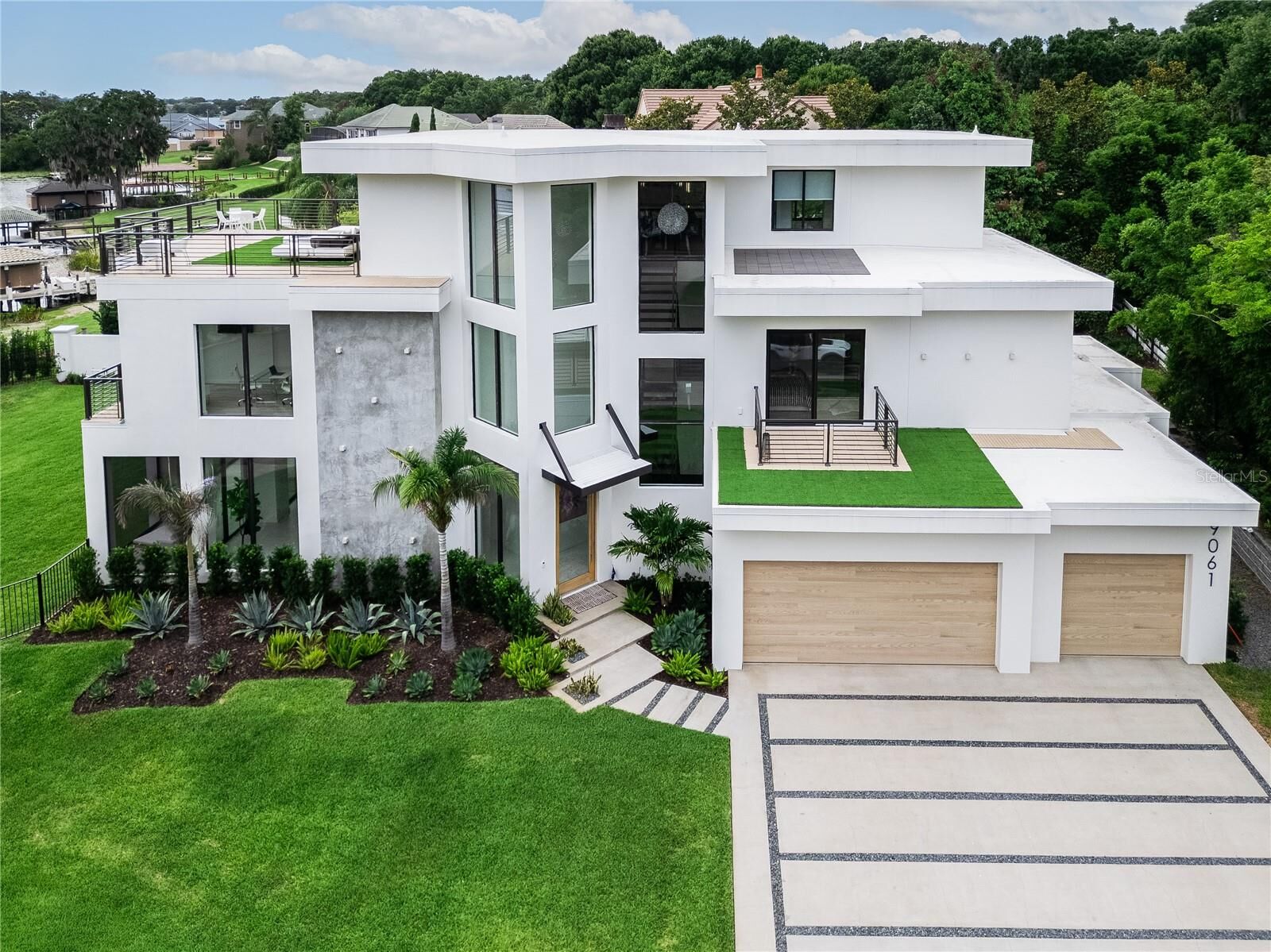 Property Photo: 9061 Ron Den Lane FL 34786