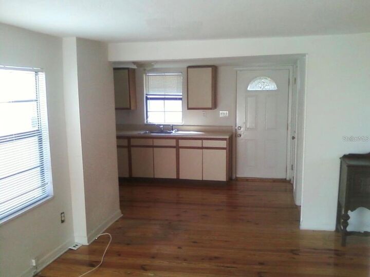 Property Photo: 7205 S Manhattan Avenue FL 33616
