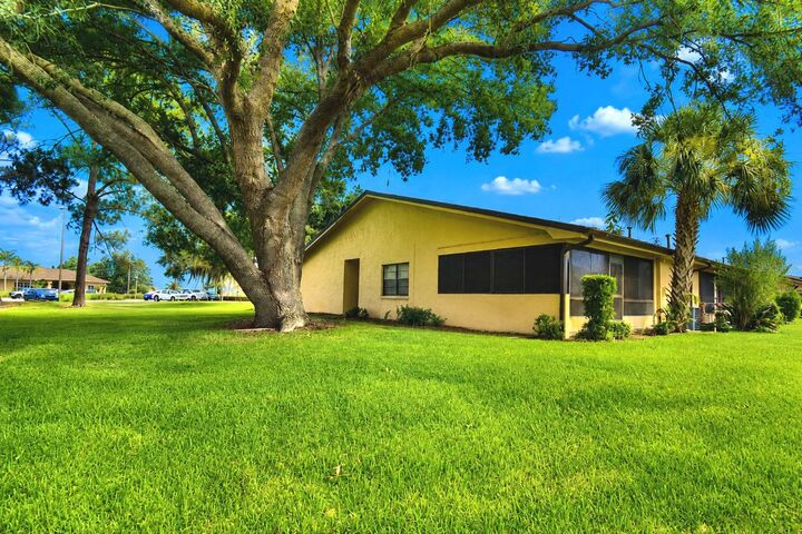 Property Photo:  645 Broadmoor Circle 645  FL 33884 