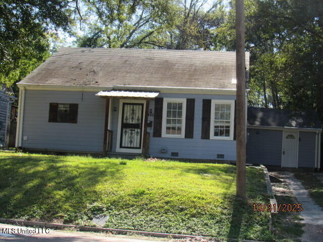 Property Photo: 445 E Ridgeway Street MS 39206