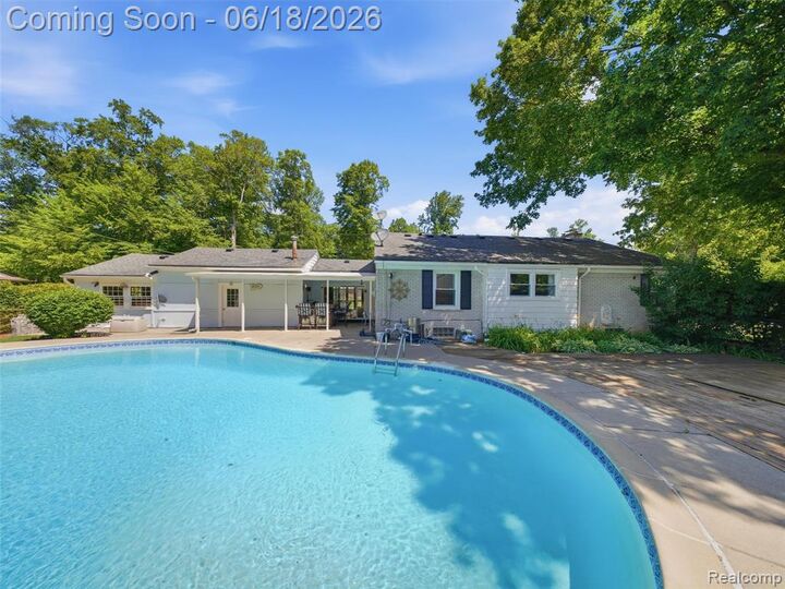 Property Photo:  34155 Oakdale Street  MI 48154 2575 
