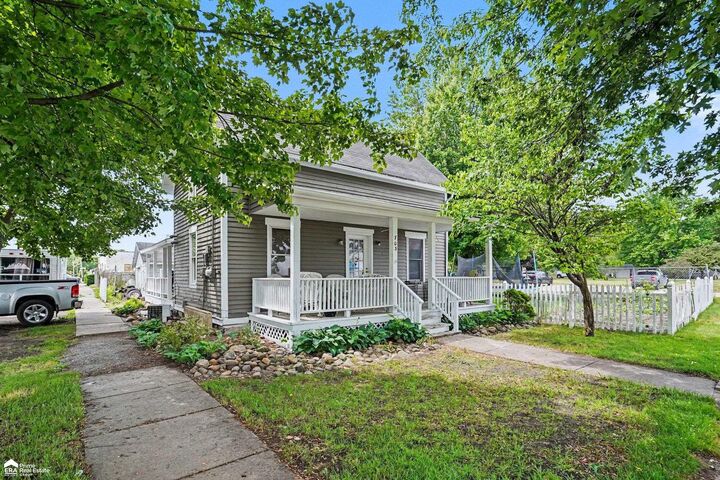 Property Photo:  703 Brady Street  MI 48616-1120 