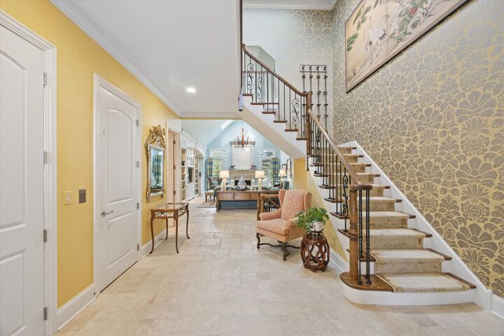 Property Photo: 64 Forest Gate Circle IL 60523