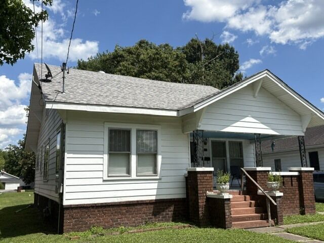 Property Photo:  808 N 11th Street  IL 62966 