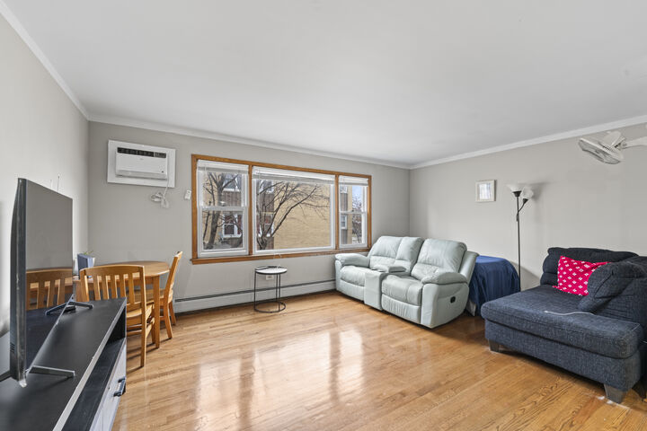 Property Photo:  3848 W 47th Street 2se  IL 60632 