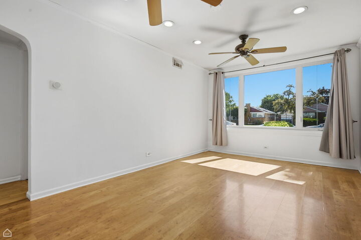 Property Photo: 8940 S Utica Avenue IL 60805