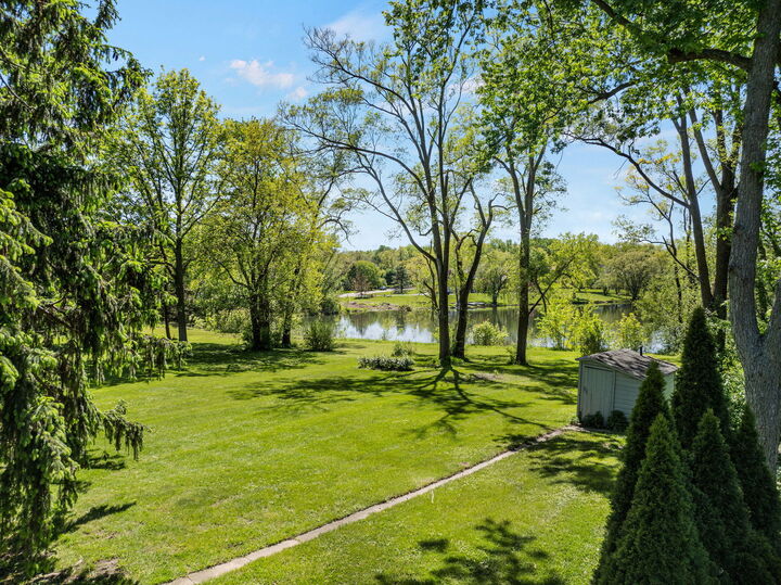 Property Photo:  52 Deerpath Road  IL 60010 