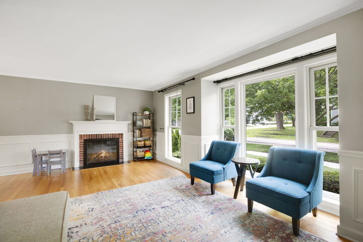 Property Photo: 1005 N Race Avenue IL 60004