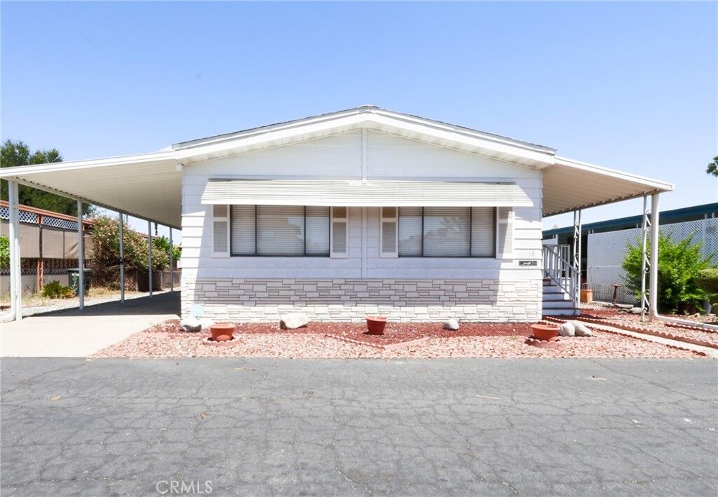 Property Photo:  1525 Oakland Avenue W 31  CA 92543 