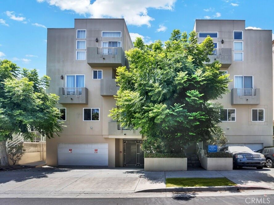 Property Photo:  2125 S Bentley Avenue 107  CA 90025 