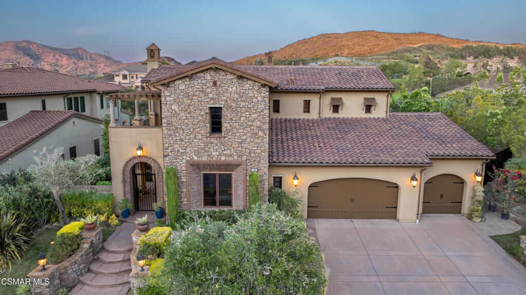 Property Photo:  796 Via Sedona  CA 91320 