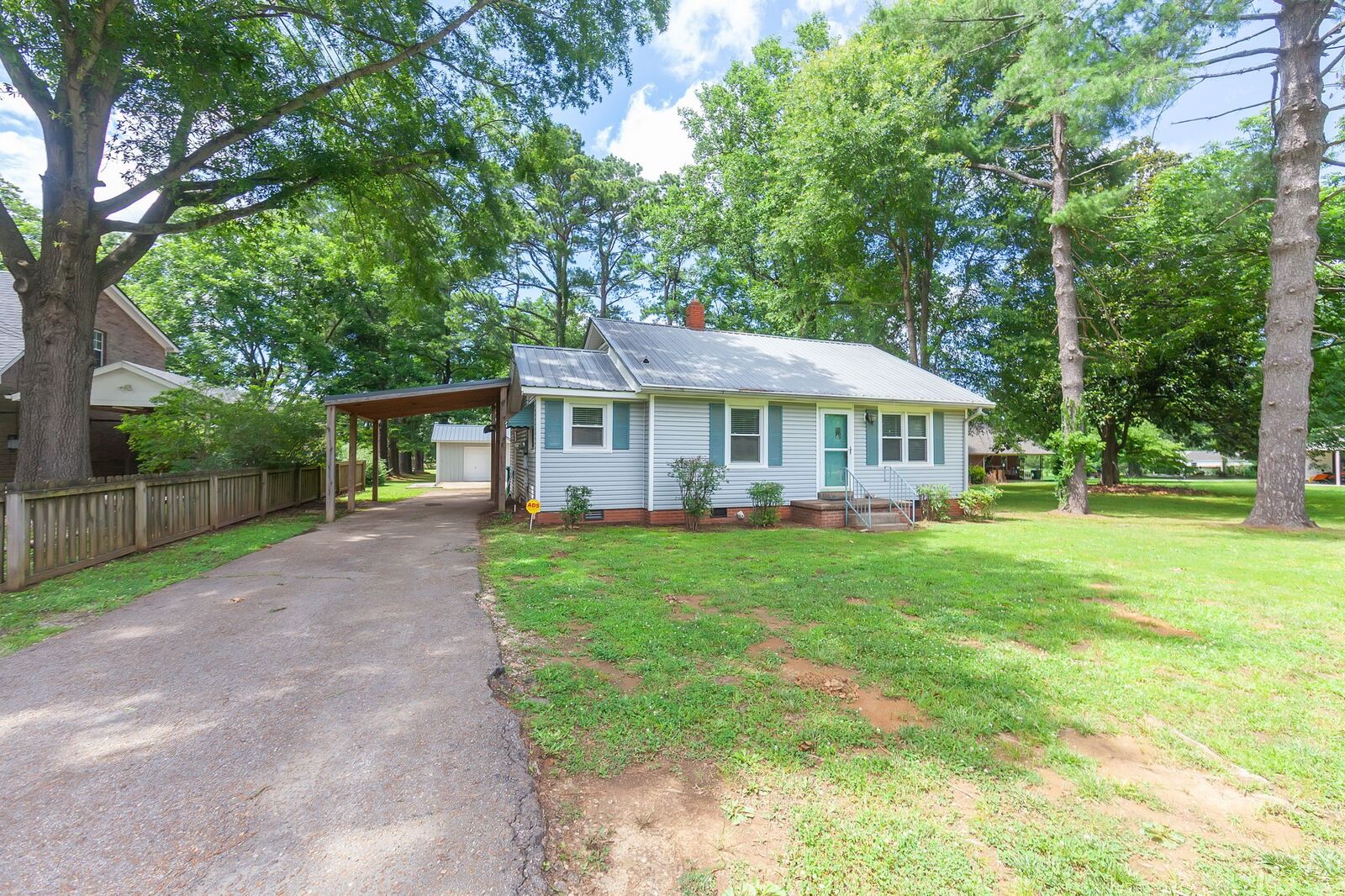 Property Photo: 371 Bolivar Hwy TN 38301